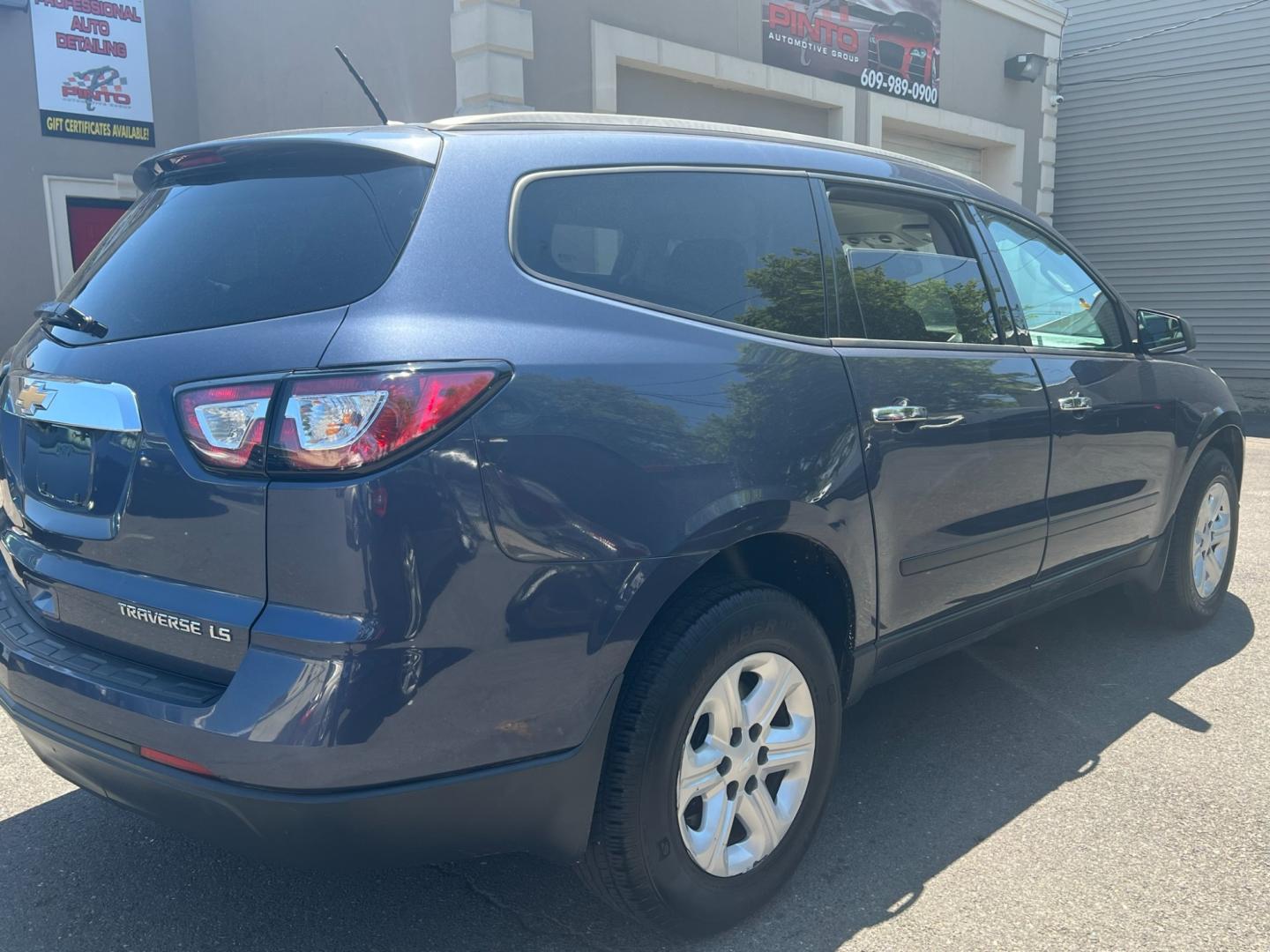 2013 Blue /gray Chevrolet Traverse (1GNKRFED4DJ) , located at 1018 Brunswick Ave, Trenton, NJ, 08638, (609) 989-0900, 40.240086, -74.748085 - Photo#5